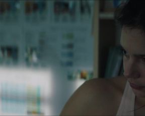 Noee Abita, Maira Schmitt sexy - Slalom (2020)