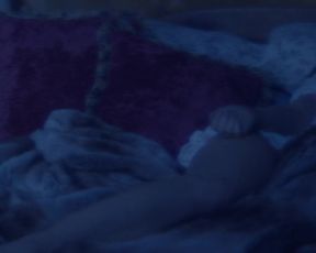 Michele Martin sexy - Howl (2021)