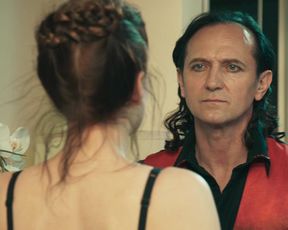 Agata Kulesza naked - Parquet (2020)