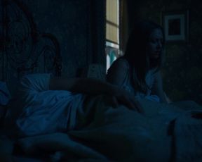 Amanda Seyfried, Natalia Dyer â Things Heard & Seen (2021) Celebs Nude Scene