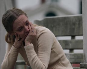 Amanda Seyfried, Natalia Dyer â Things Heard & Seen (2021) Celebs Nude Scene