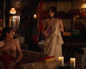 Roser Tapias sexy, Paula Malia, Julia Lara sexy - L'última nit del karaoke s01 (2021) Hot TV Show scenes