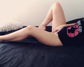Solo girl touches herself and gives herself an orgasm in the morning
