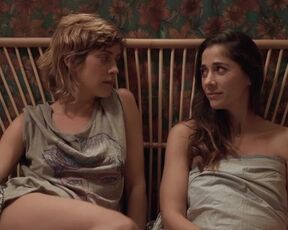 María León, Mariam Hernández, Loreto Mauleón sexy - Air Kisses s01e02 (2021). Hot TV Show Scenes