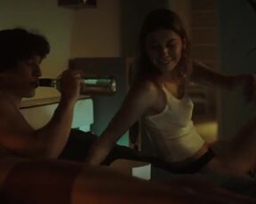 Magdalena Wieczorek sexy - Zadra (2022)