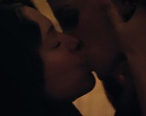 Georgina Amorós, Aria Bedmar sexy. Segunda Muerte s01e01-03 (2024). Hot Bedroom Scene and Lesbian Kiss