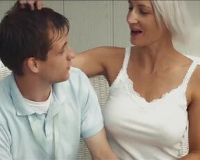 Gara Brennan topless, Helena Lotman nude. Ameerika suvi (2018). Topless, Batromm and Outdoor Nudity Scene