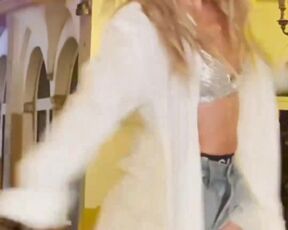 Jennifer Lopez Hot Sexy Dance. Leaked Video (2024)
