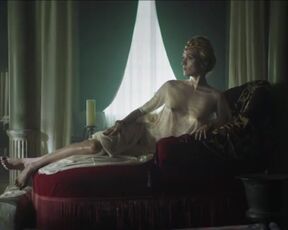 Evelyne Brochu topless, Valerie Dashwood nude - Paris Police 1900 s01e02-05 (2021)