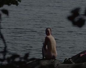 Renate Reinsve nude | Håndtering av udøde (2024). Sexy actress