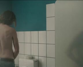 Karin Hanczewski topless, Jenny Schily sex - Bruder Schwester Herz (2019)