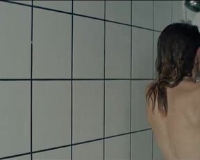 Karin Hanczewski topless, Jenny Schily sex - Bruder Schwester Herz (2019)