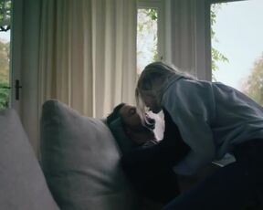 Leonie Wesselow sexy, Barbara Prakopenka hot. Helen Dorn s01e16 (2022 Hot TV Show Scenes