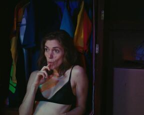Maud Wyler sexy. La fille de son père (2023). Hot movie scene