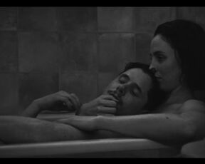 Laura Farisè nude. Sunday Poem (2021) Toless Actress in thriller scene (bathroom)