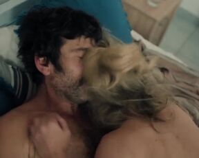 Caroline Hanke sexy, Sofia Koliofotos hot. Endlich Witwer s01e04 (2024) Bedroom Hot Scene