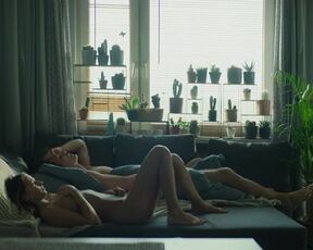Agnieszka Grochowska nude, Julia Wieniawa naked. Nieobliczalna (2024) Sex Scenes