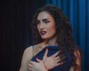 Mina Serrano hot. Cris Miró s01e01 (2024). Hot striptease scene