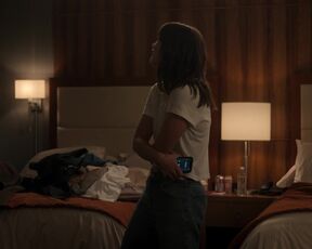 Melissa Benoist sex scene. The Girls on the Bus s01e01 (2024)