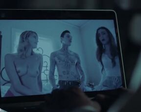 Kali Roses nude, Novi Brown topless - Spider (2022) Scenes