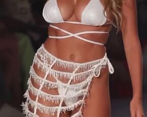 Kara del Toro  Hot Leaks 2022