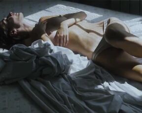 Gordana Djokic - Tišina (2020) topless scenes