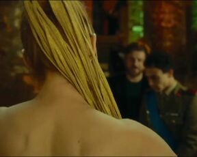 Barbora Bobulova topless - La regola d'oro (2020) short nude scene