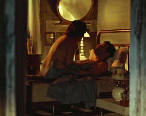 Carolinah Rateiro nude - Dá Licença de Contar (2015) sexy scene