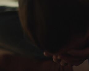 Topless actress Dree Hemingway in the bathtub - Day 47 (2020)