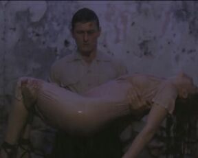 Florence Welch nude - The Odyssey (2016)