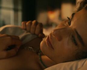 Berrak Tüzünataç sexy, Laura Klemm nude, Roni Zorina - Tschiller Off Duty (2016)