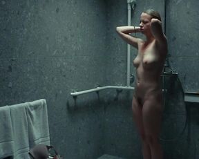 Masturbation scene Marta Nieradkiewicz hot, Magdalena Cielecka naked - Lek (2023)