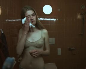 Dorte Limkilde nude - Kysset (2015) TOPLESS