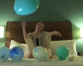 Explicit Female Nudity Lindsey Weiss - Bengalfuel in So Vortexy (2020)