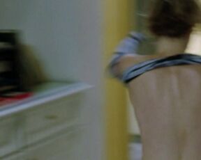 Alba Rohrwacher topless - La solitudine dei numeri primi (2010) Bath Scene