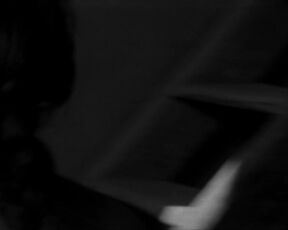 Gór Nagy Mária topless - Csend és kiáltás (1968) Classic Nude Movie Scene