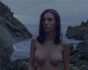 Léonie Dahan-Lamort topless in L'Île et le continent (2020)