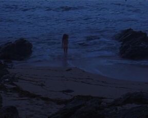 Léonie Dahan-Lamort topless in L'Île et le continent (2020)