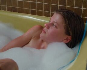 Céleste Brunnquell nude, Noa Georges hot - Fifi (2023) teen erotic scene