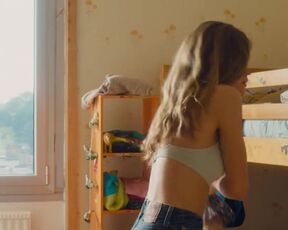 Céleste Brunnquell nude, Noa Georges hot - Fifi (2023) teen erotic scene