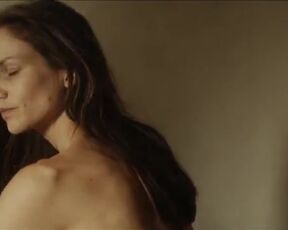 Margot Bancilhon topless - De Grâce s01e05 (2024) Bedroom Scene