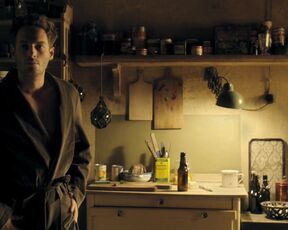 Cornelia Ivancan sexy - Der Vampir auf der Couch (2014)