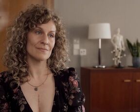 Hot Scenes  Alessija Lause sexy, Julia Richter nude - Doktor Ballouz s02e05-06 (2022)