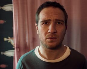 Short Bathroom Hot scene Hannah Herzsprung nackte - Wolke unterm Dach (2022)