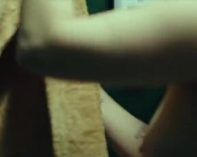 Maryne Cayon nude - Tant que je marcherai (2024)