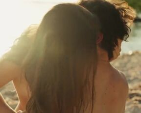 Victoria Schulz naked, Maya Unger nude sex - Vamos a la playa (2022) naked movie scenes