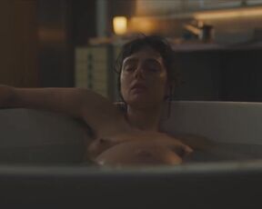 Sylvana Seddig naked - PUSH s01e02 (2024) childbirth scene