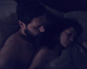 Bedroom Hot Scene Maisie Williams sexy - The New Look s01e01 (2024)