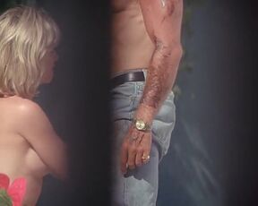 Linda Hoffman, Christa Sauls - The Dentist (1996) Topless Celebs