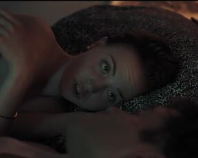 Sarah Mahita hot, Stefanie Reinsperger sexy - Haus aus Glas s01e01-02 (2024) erotic scene